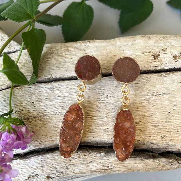 DRUZY COSTUME DROP EARRINGS. NWT - Picture 1 of 6